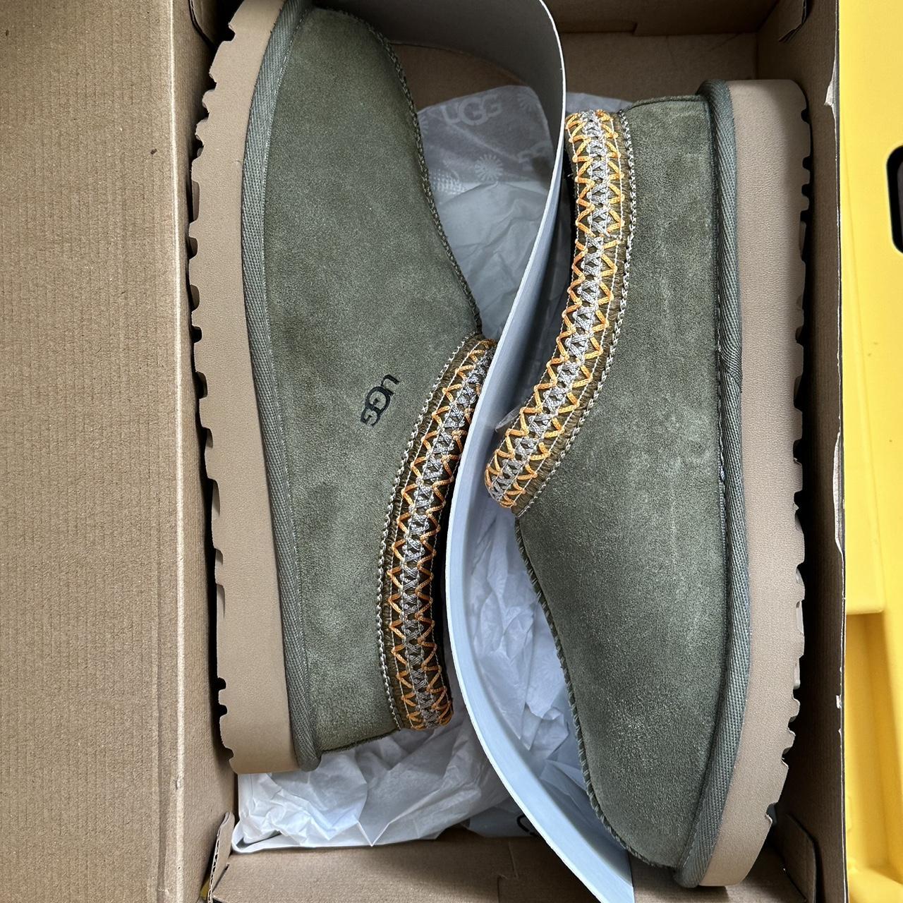 olive green ugg boots