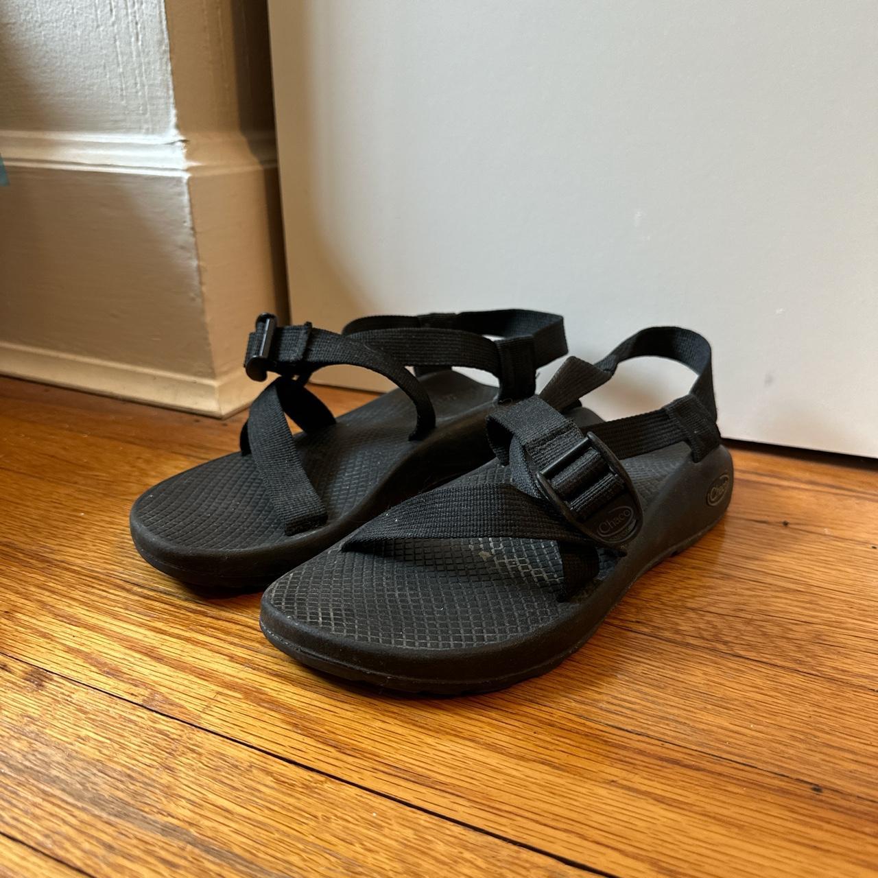 black chacos