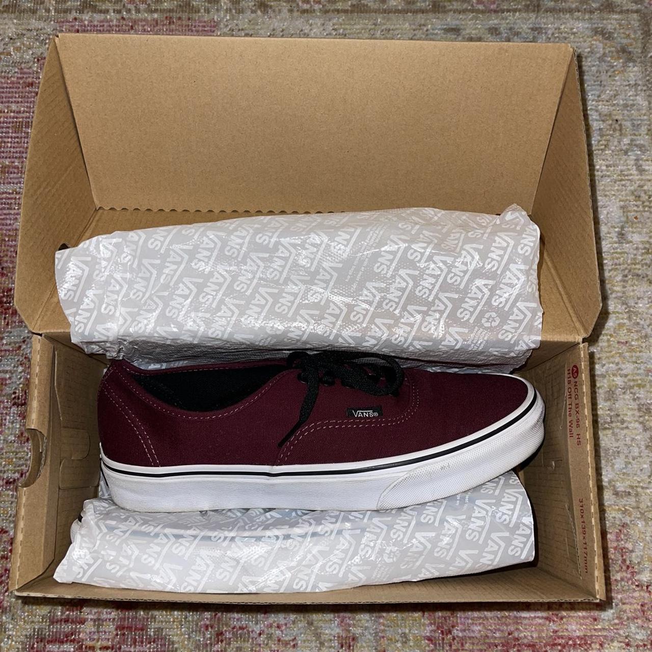 Burgundy low hotsell top vans