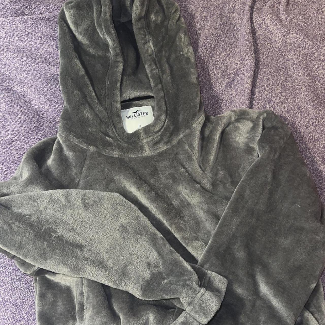 Hollister fluffy best sale hoodie