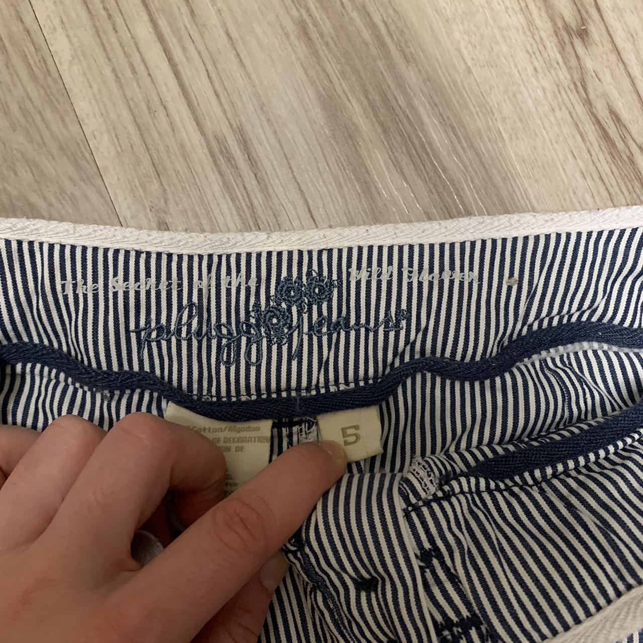 Brandy Melville Women's Navy and White Skirt (3)