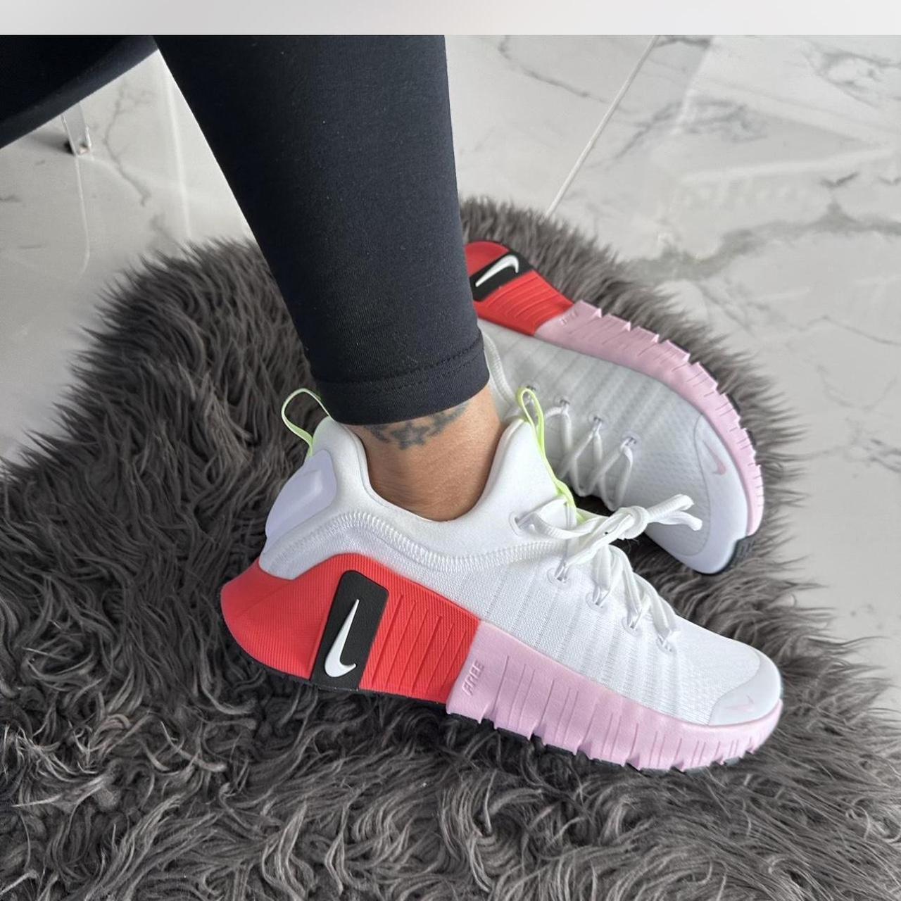 item listed by nikeclearence
