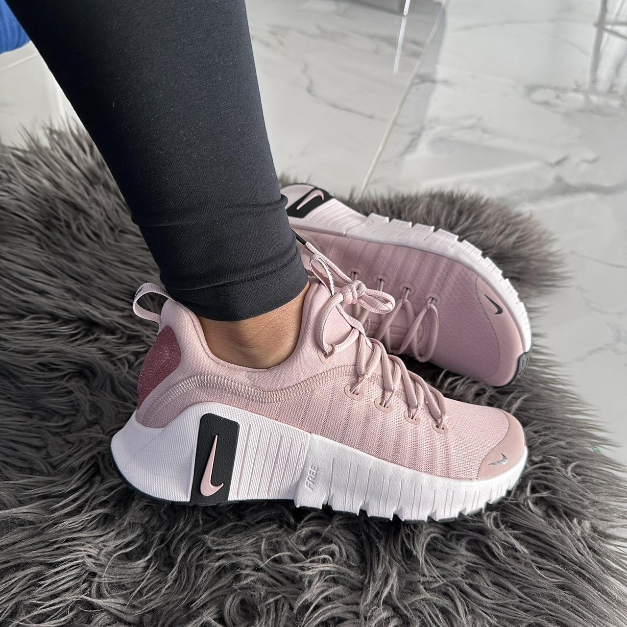 item listed by nikeclearence