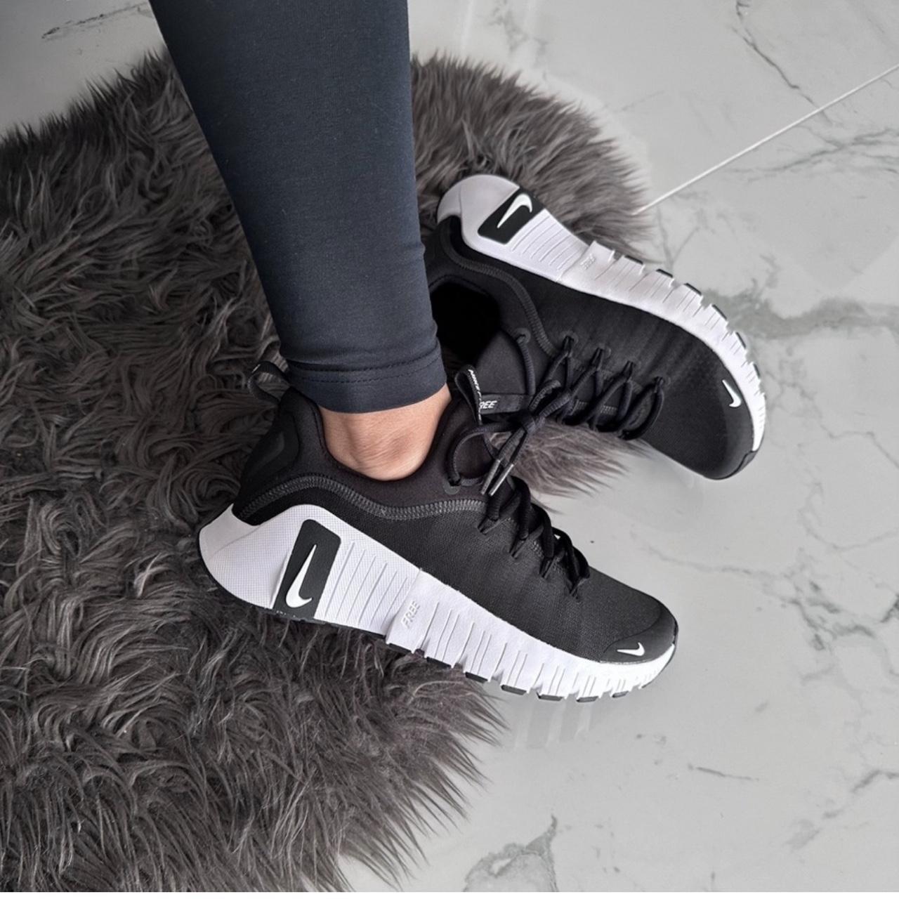 item listed by nikeclearence