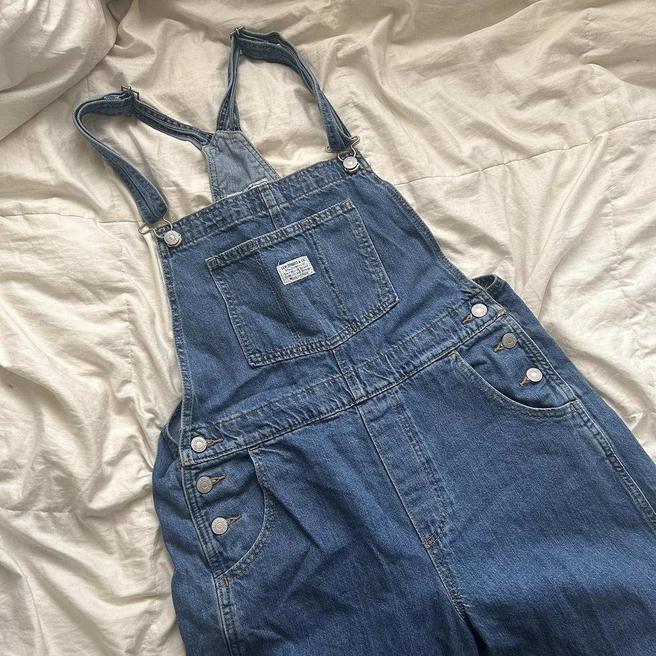 levi’s wide leg overalls !! love these but they fit... - Depop