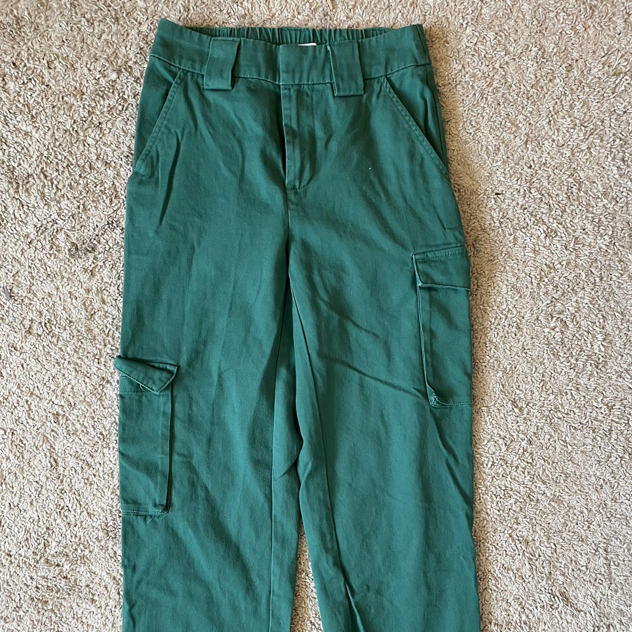Green cargo pants - Depop