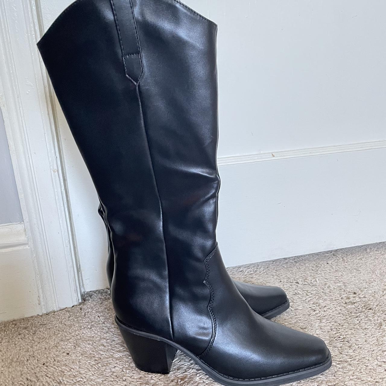 Modern cowboy boots - Depop