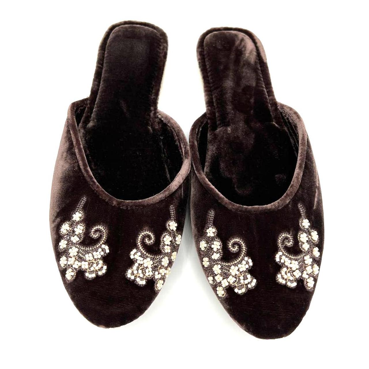 Gap Women's Brown Slippers Depop