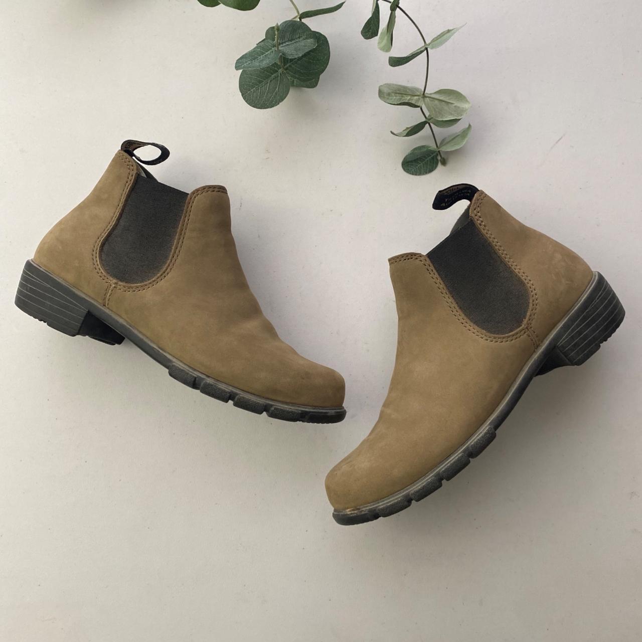 blundstone tan boots