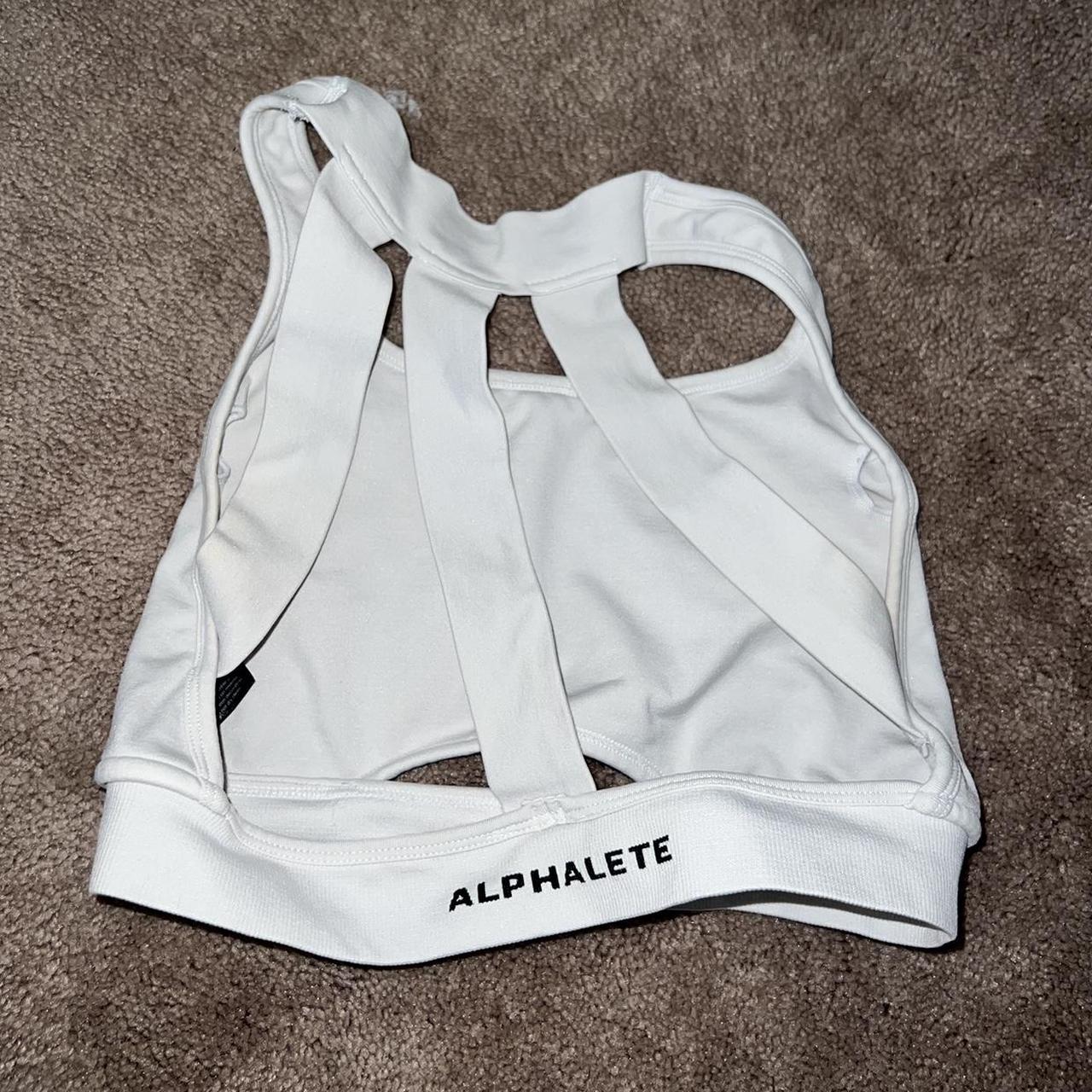 Alphalete Women's White Bra Depop