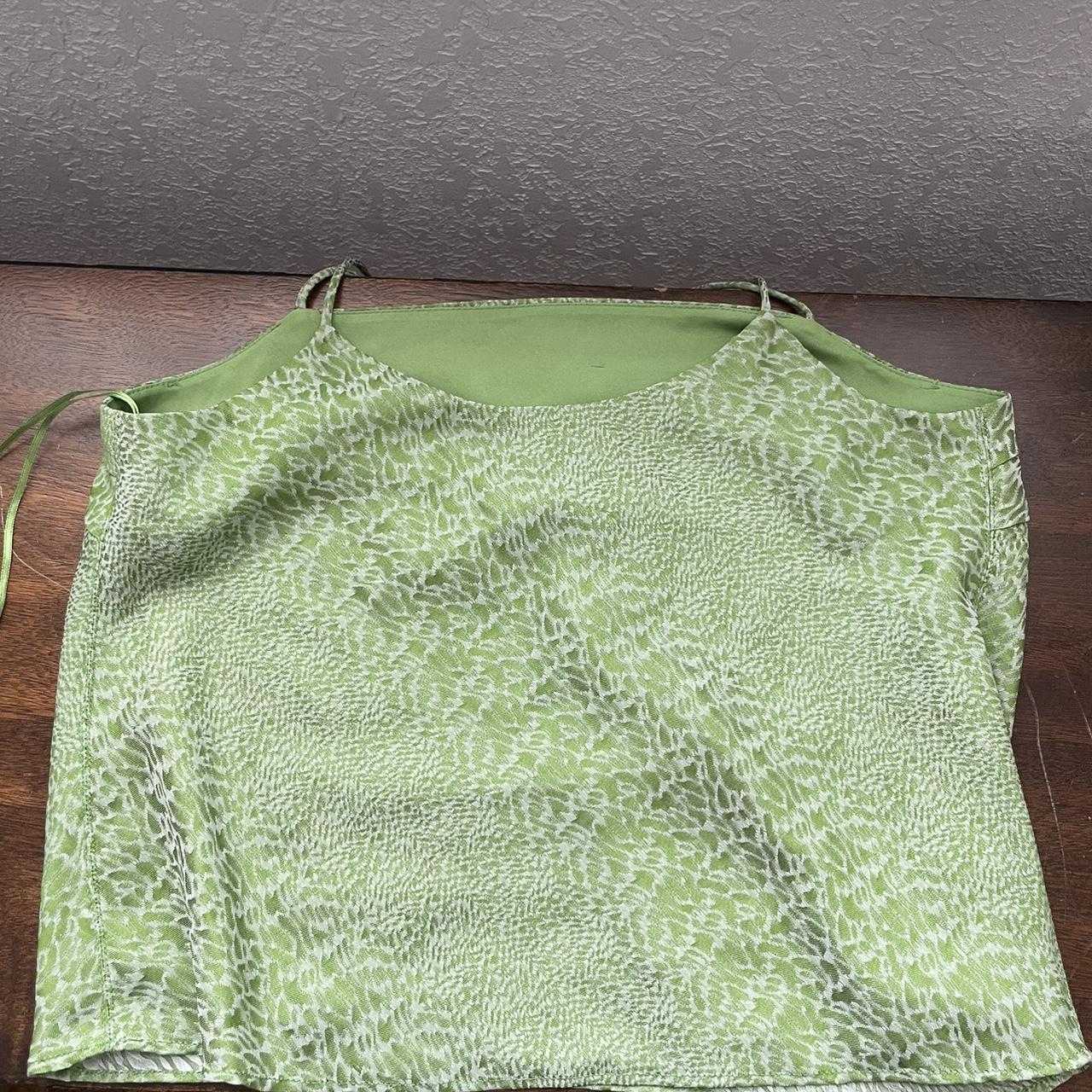 Finders Keepers Women's Green Blouse (2)
