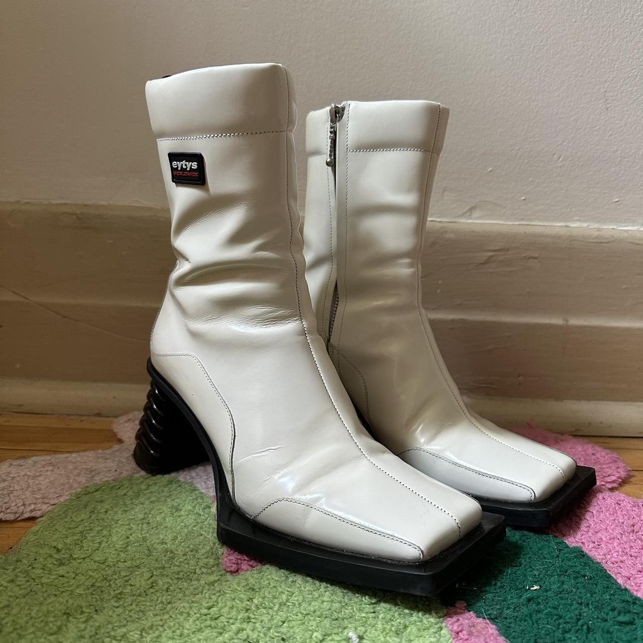 Eytys Gaia boots in white , Patent leather, Size 39...