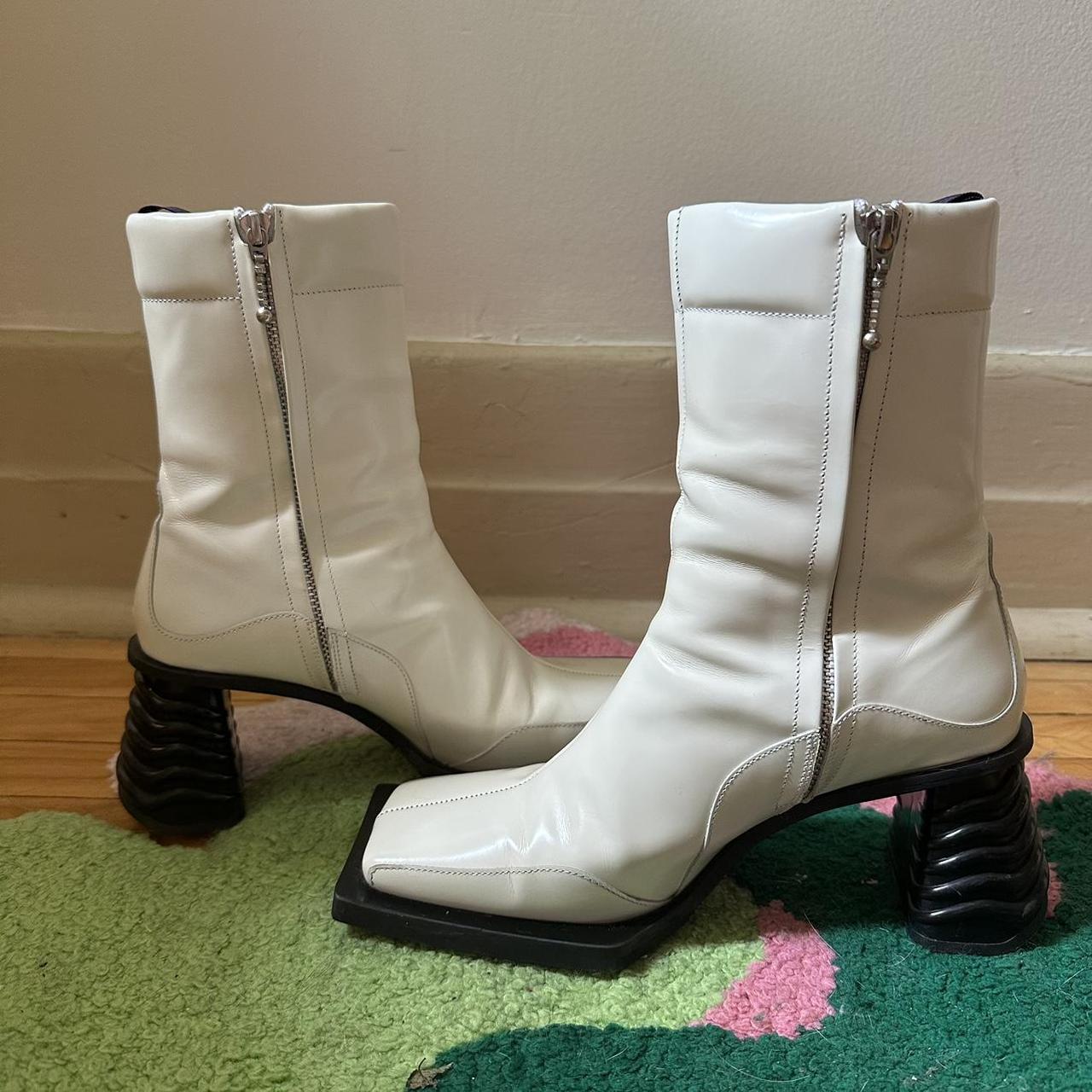 Eytys Gaia boots in white , Patent leather, Size 39...