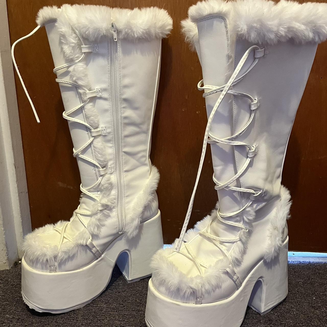 demonia camel 311 white