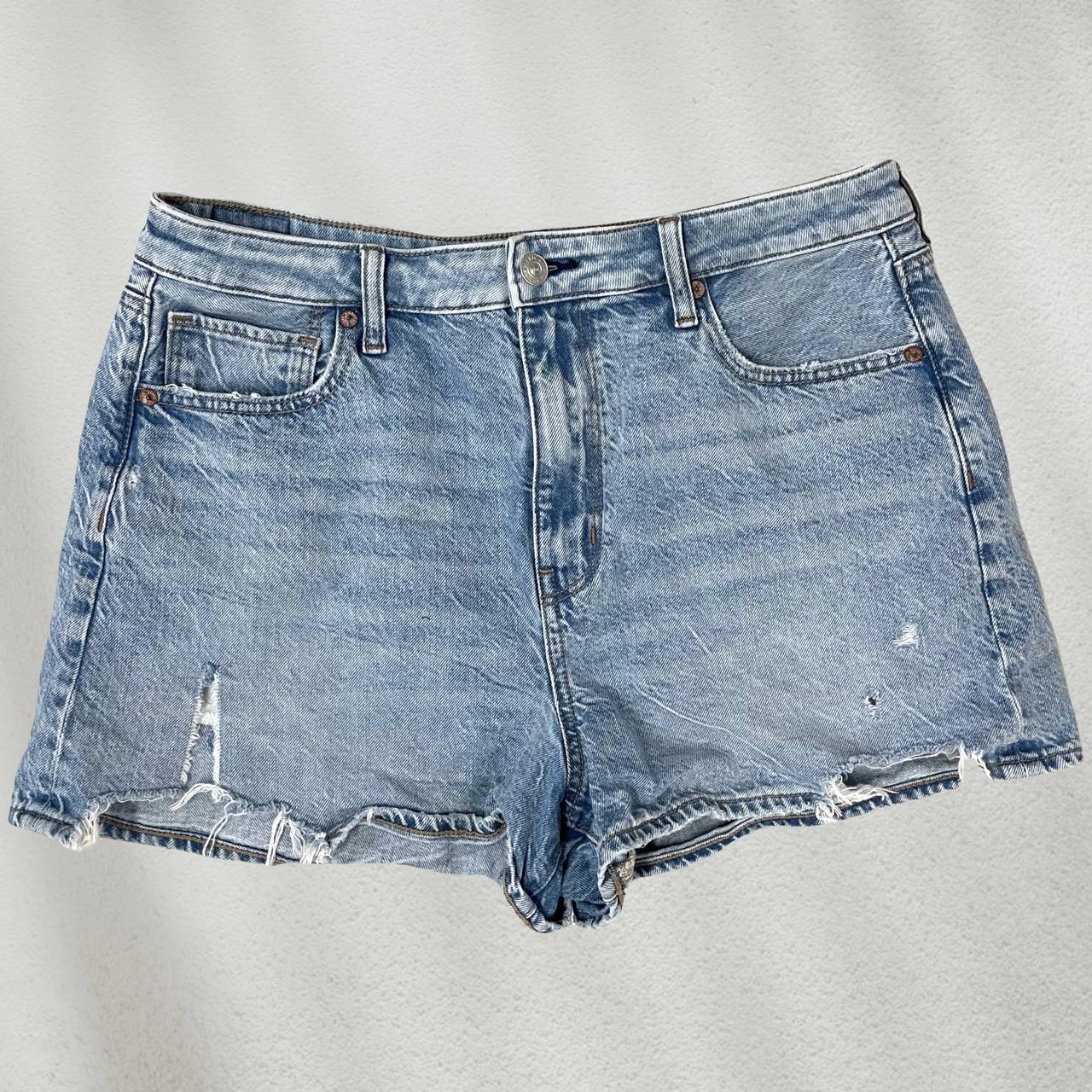 American Eagle Women's Blue and Navy Shorts | Depop