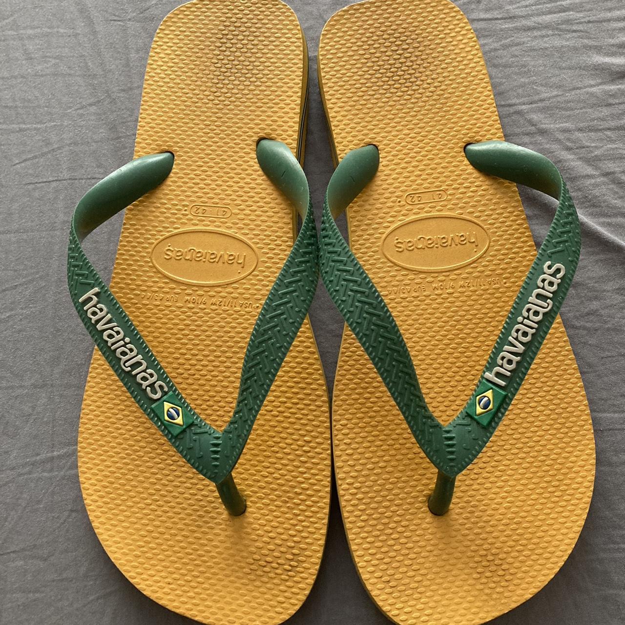 Havaianas Men's Yellow Slippers Depop