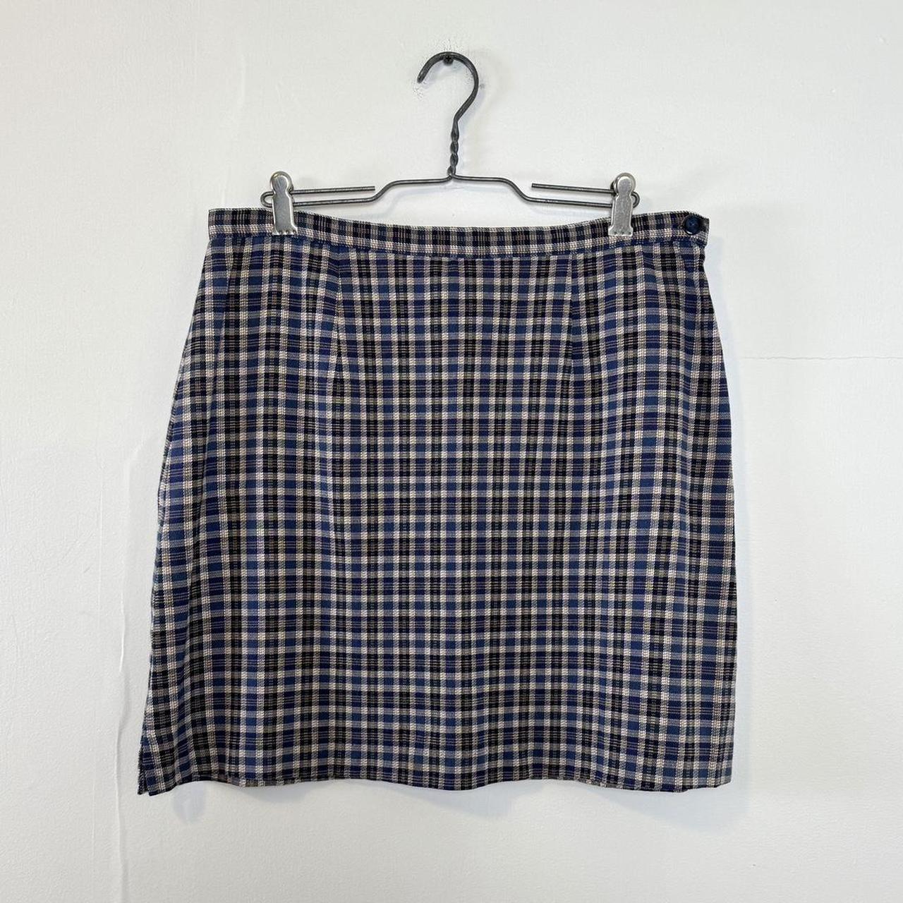 Vintage 90's Maurices navy blue and tan plaid Depop