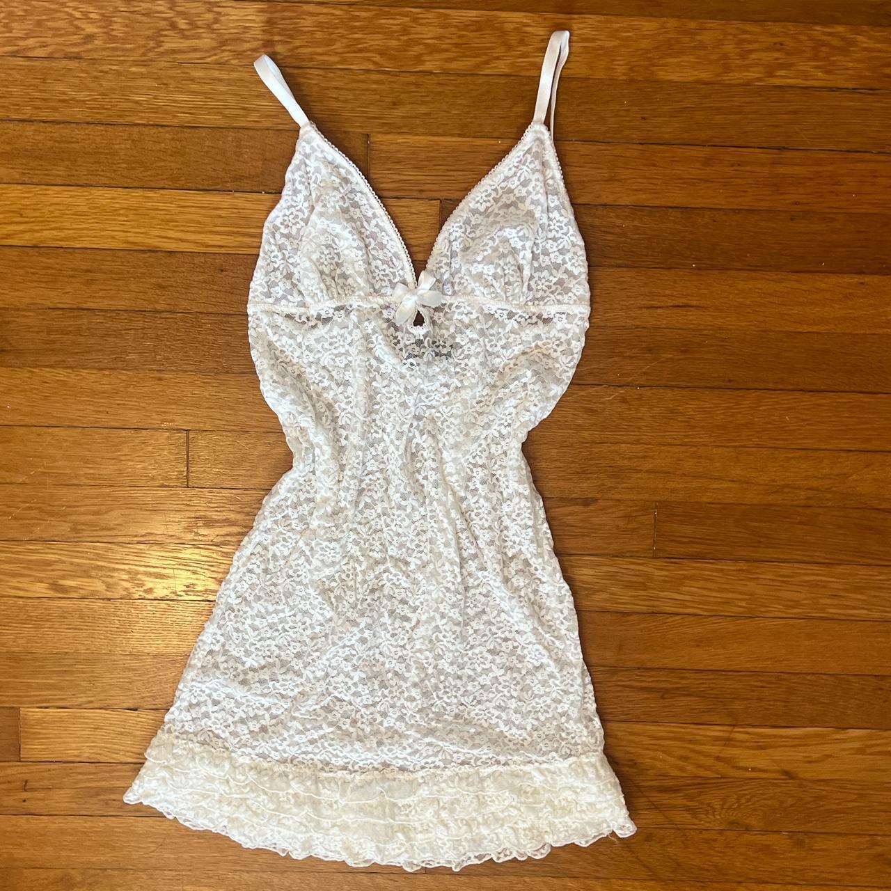 Very cute vintage white slip shorts with lace - Depop