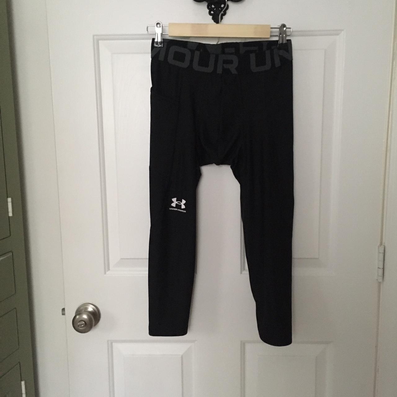 Under Armour Men's Black Shorts Depop