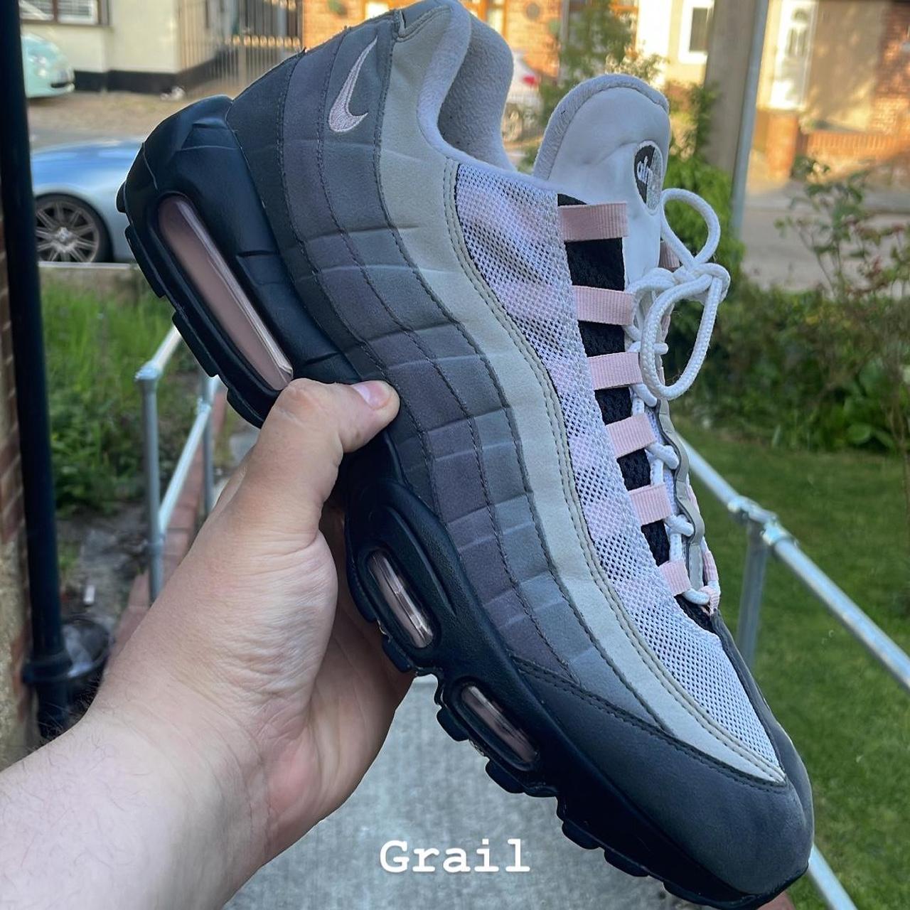 nike pink foam 95