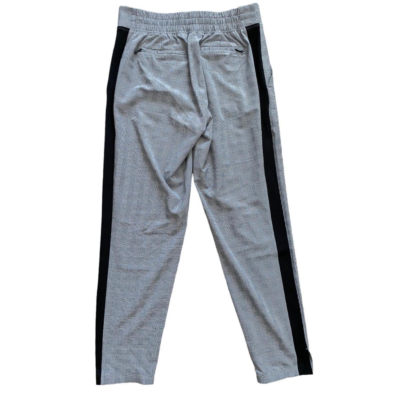 Athleta Brooklyn Ankle Pant in grey/black plaid (top - Depop