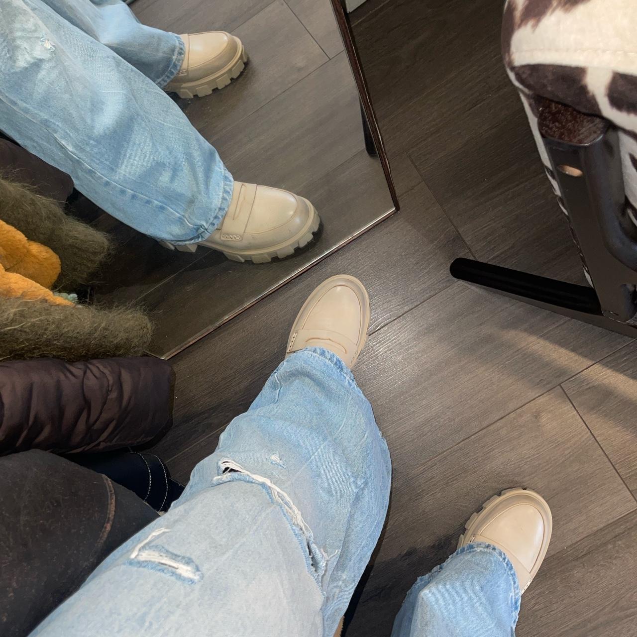 Women's Cream Loafers Depop