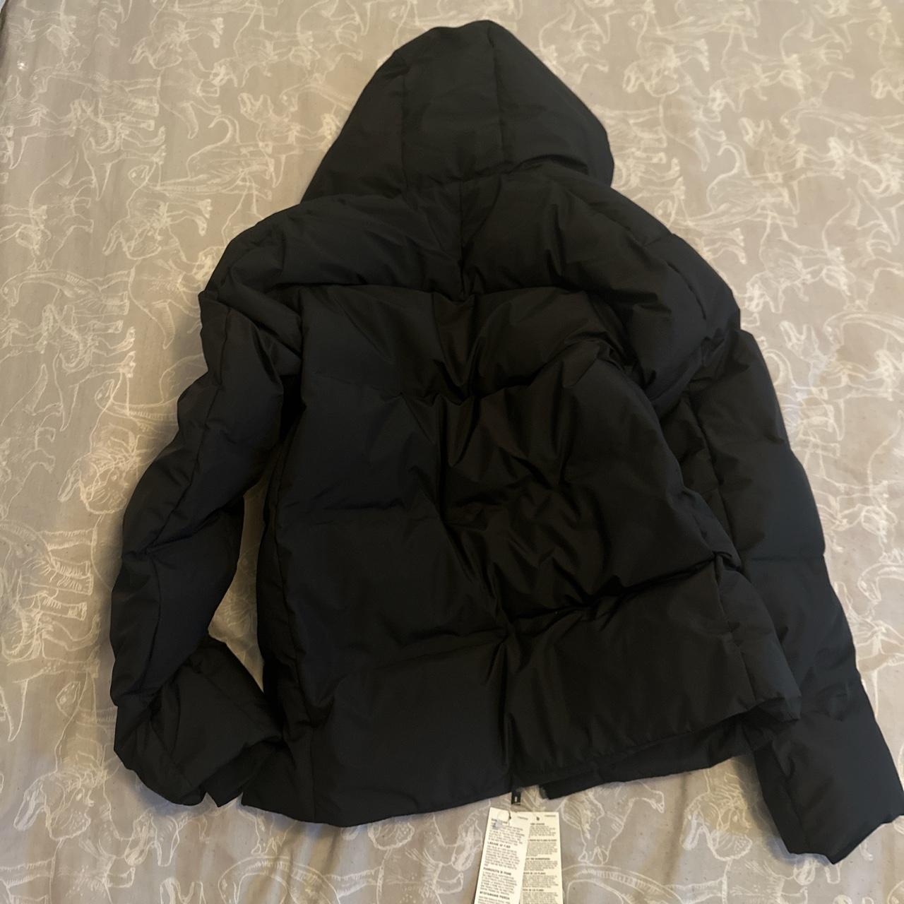 Uniqlo SEAMLESS DOWN 3D CUT PARKA More stock coming... - Depop