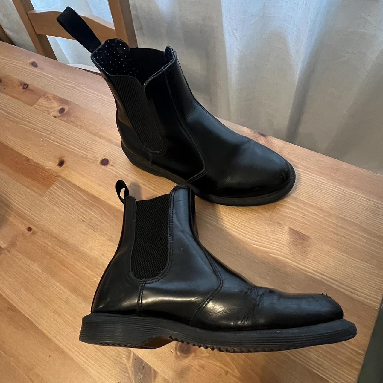 Dr. Marten Flora black Chelsea boot vintageboots