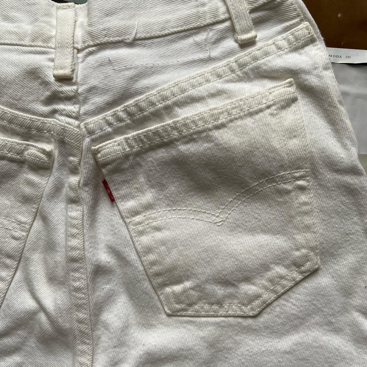 Levi S Women S White Shorts Depop   P0 