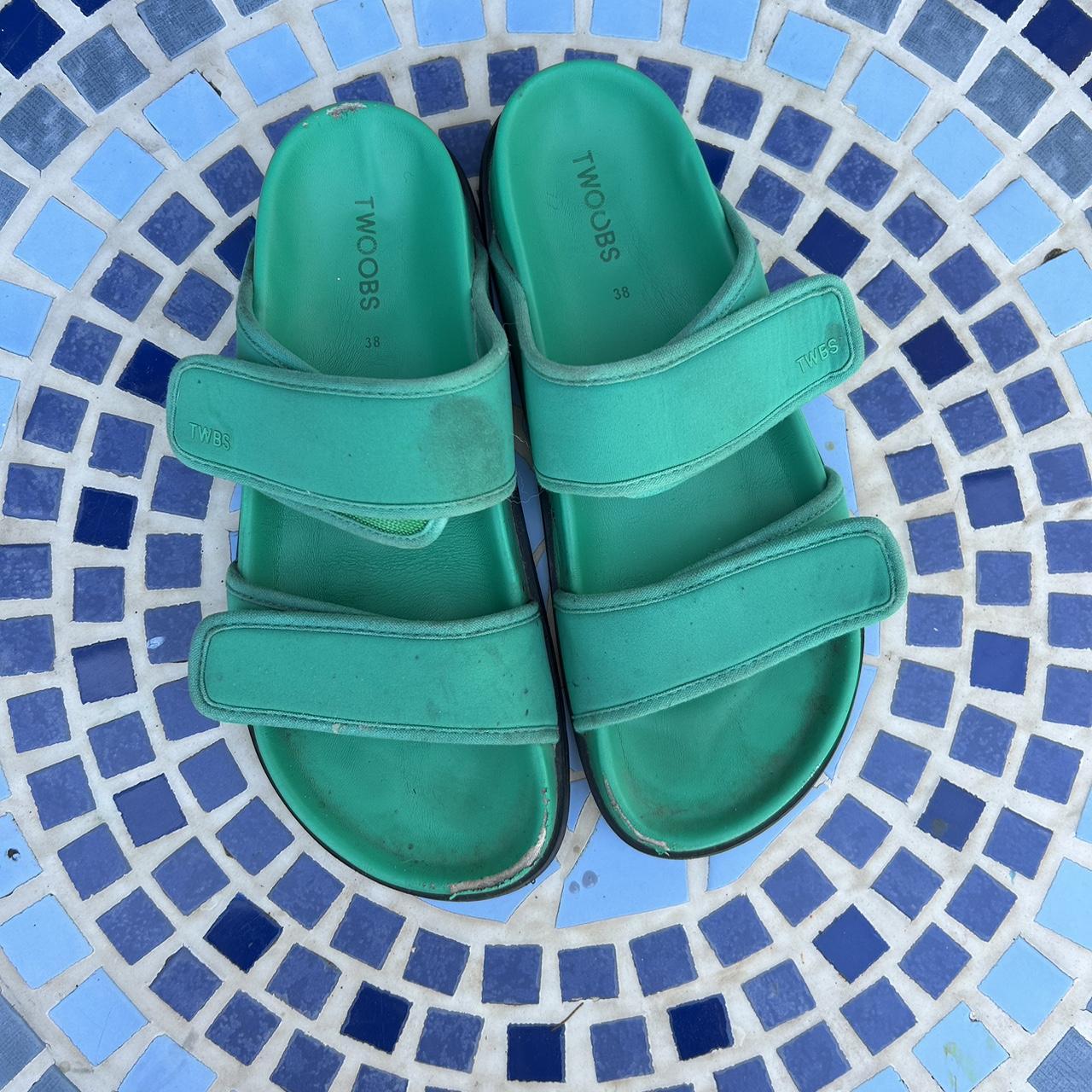 Slidekick 2.0 less than a year old but has sone... Depop