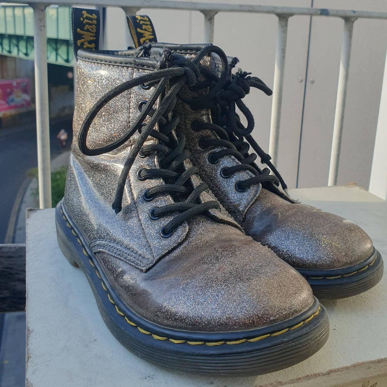 Dr martens grey glitter online