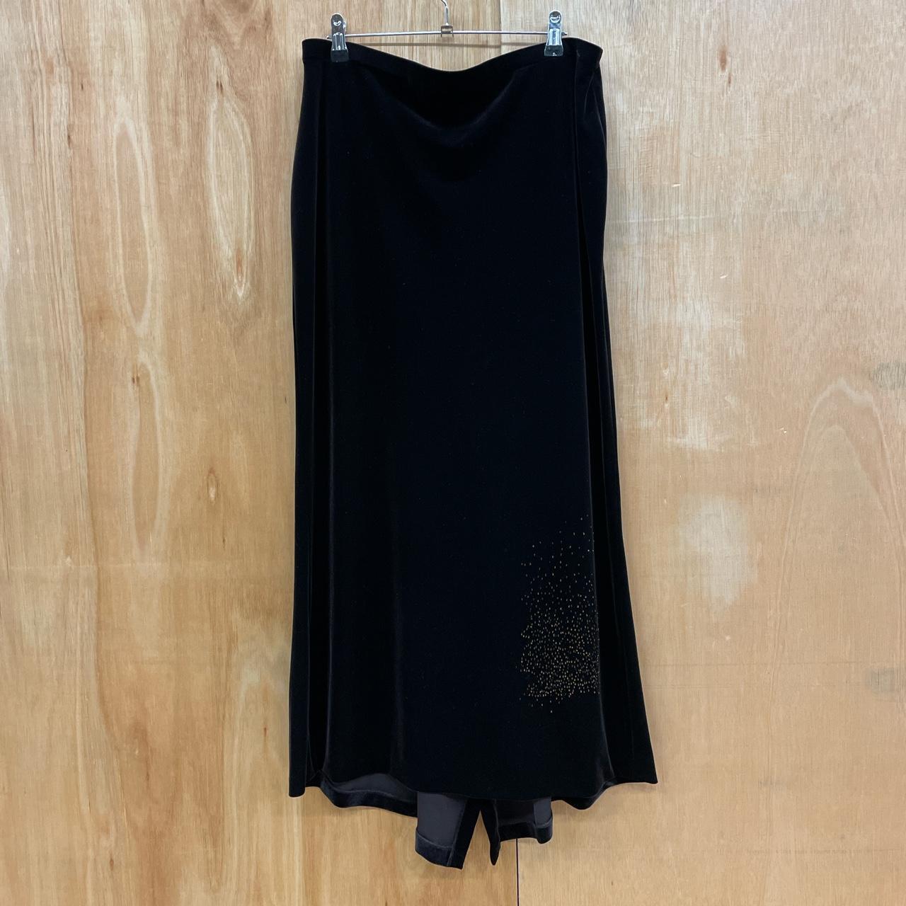 Jacques Vert Women's Black Skirt | Depop