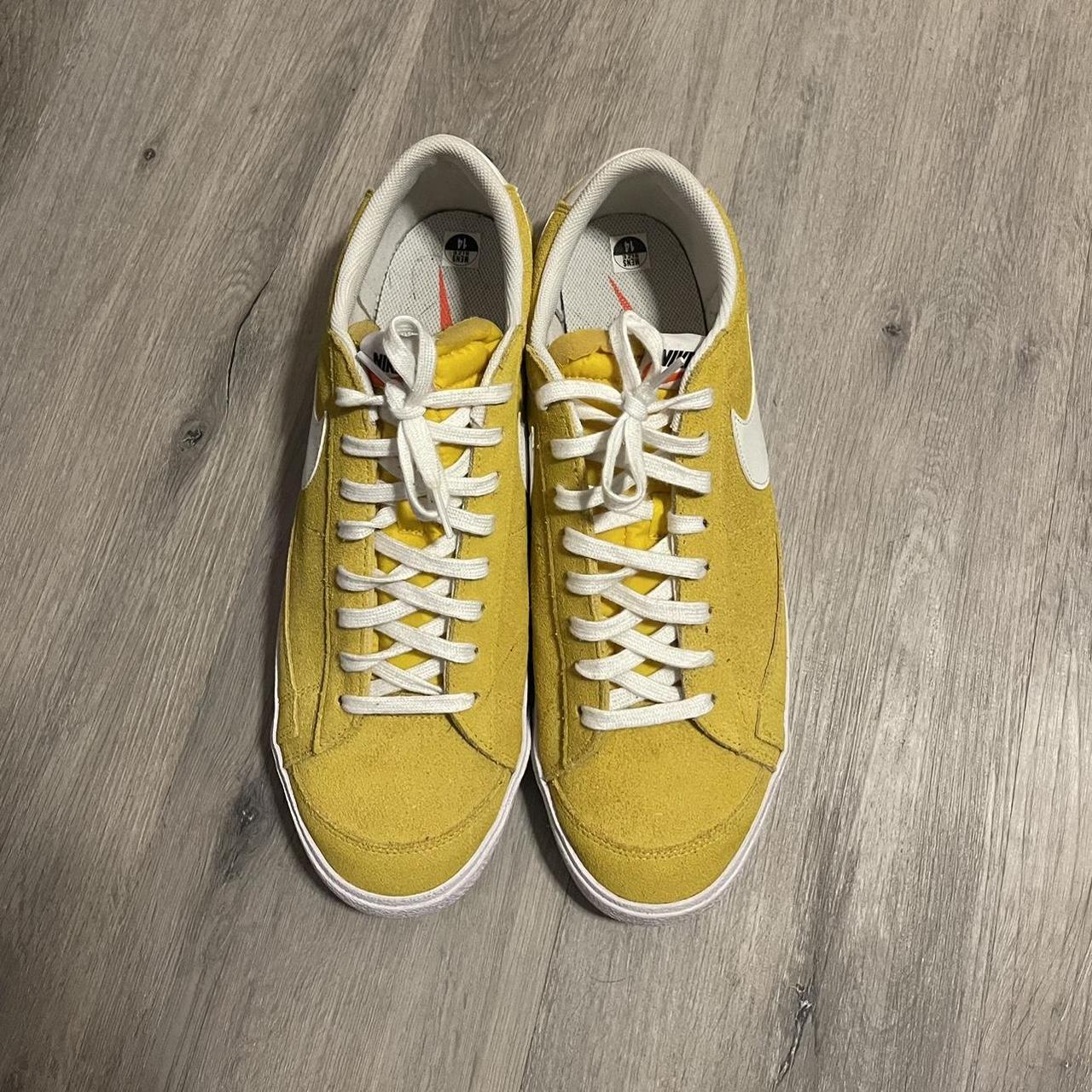 nike blazers yellow check