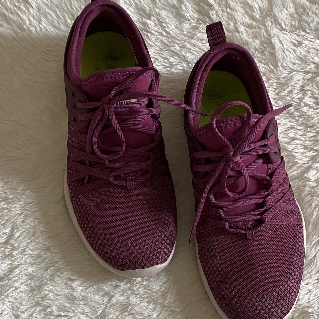 women's nike running shoes burgundy