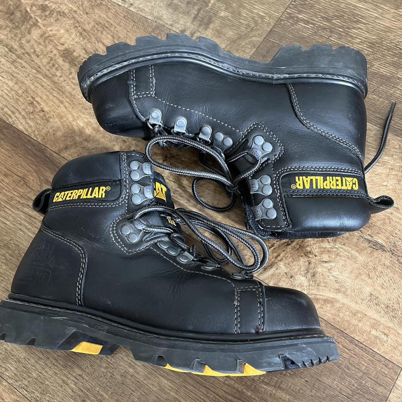 Caterpillar Women's Black Boots Depop