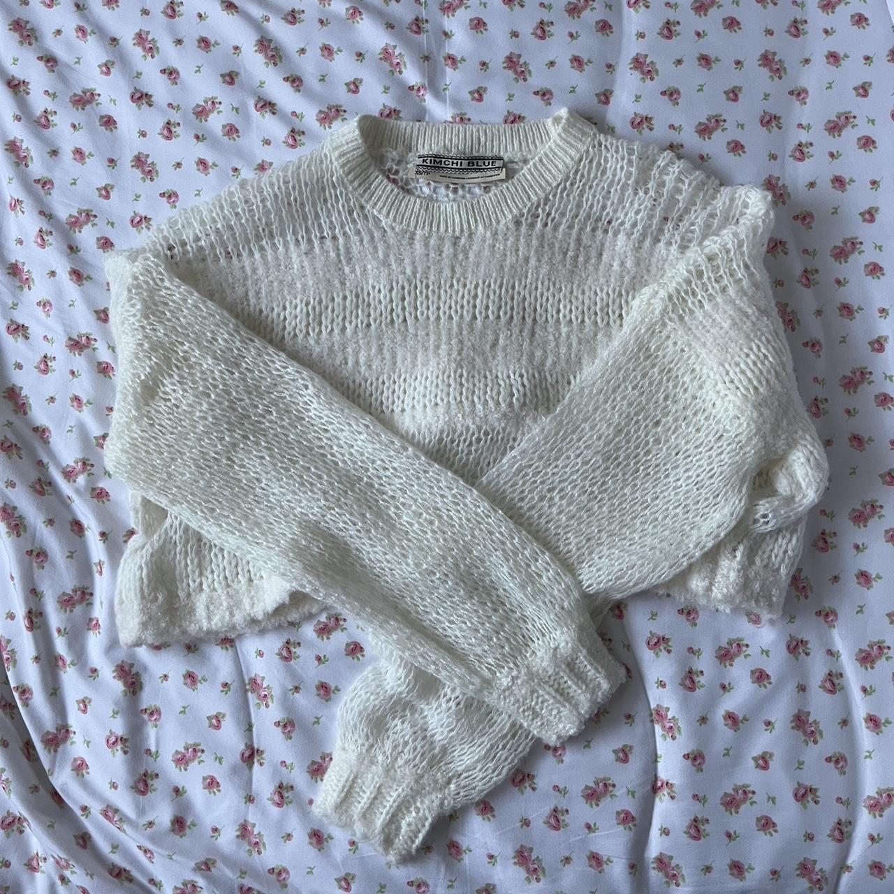 cute white knit sweater !! 🤍i'm 5'8, bust 34A, waist - Depop