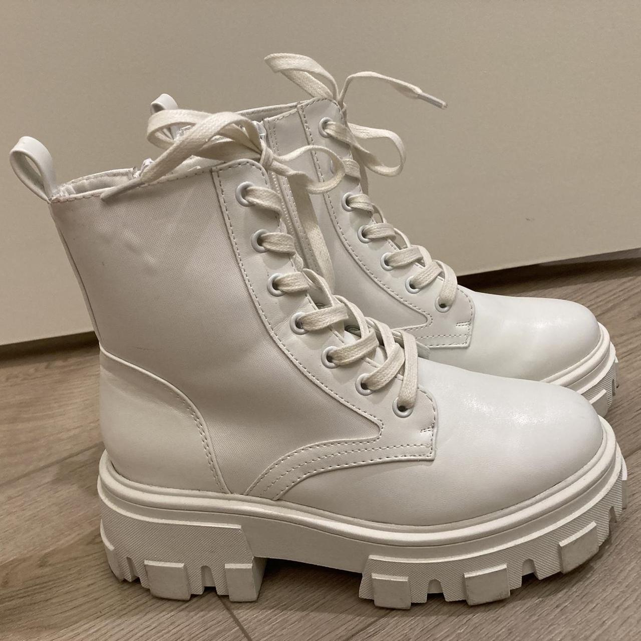 ASOS Men's White Boots Depop