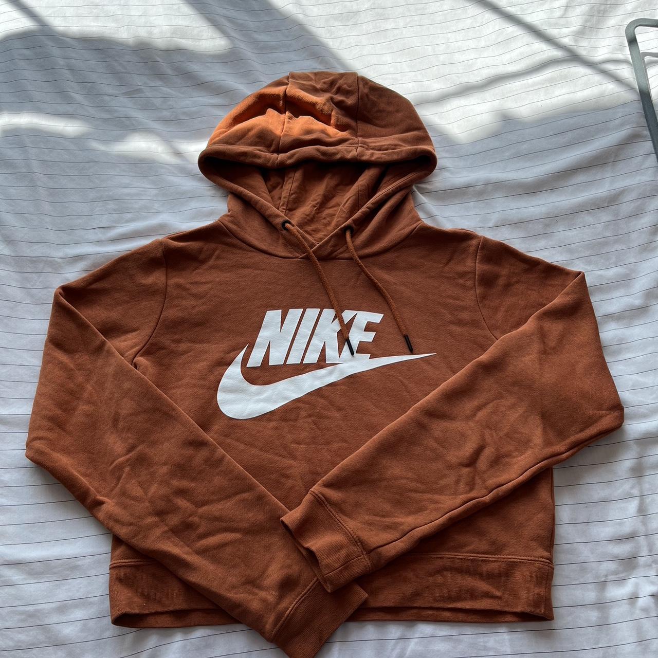orange nike cropped hoodie