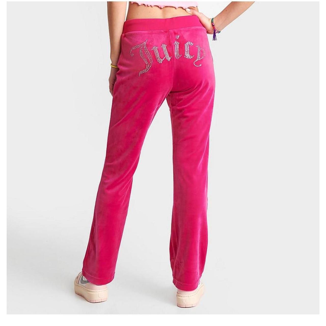 There's just something about pink tracksuits#JuicyCouture