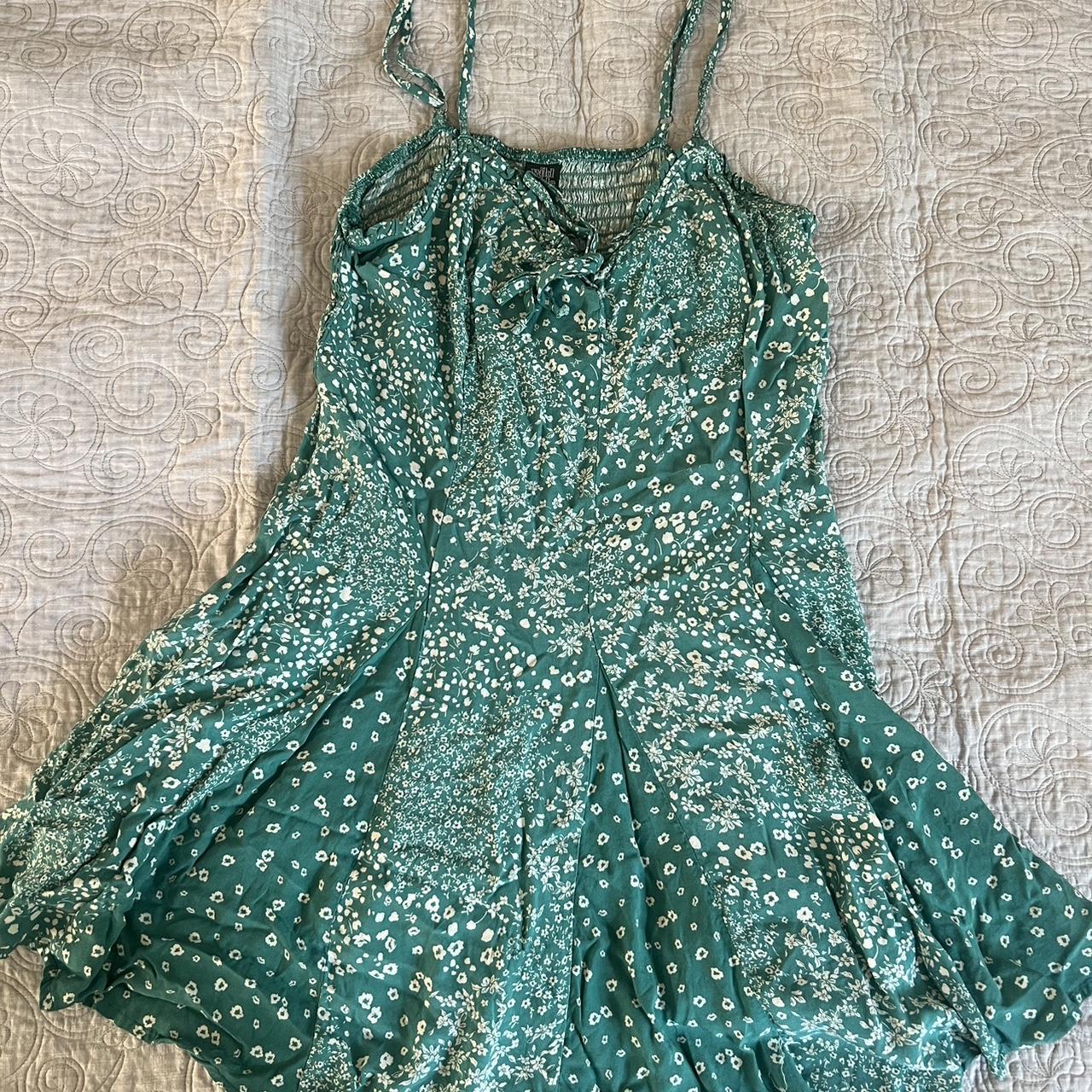 Wild Fable Women's Green Dress | Depop