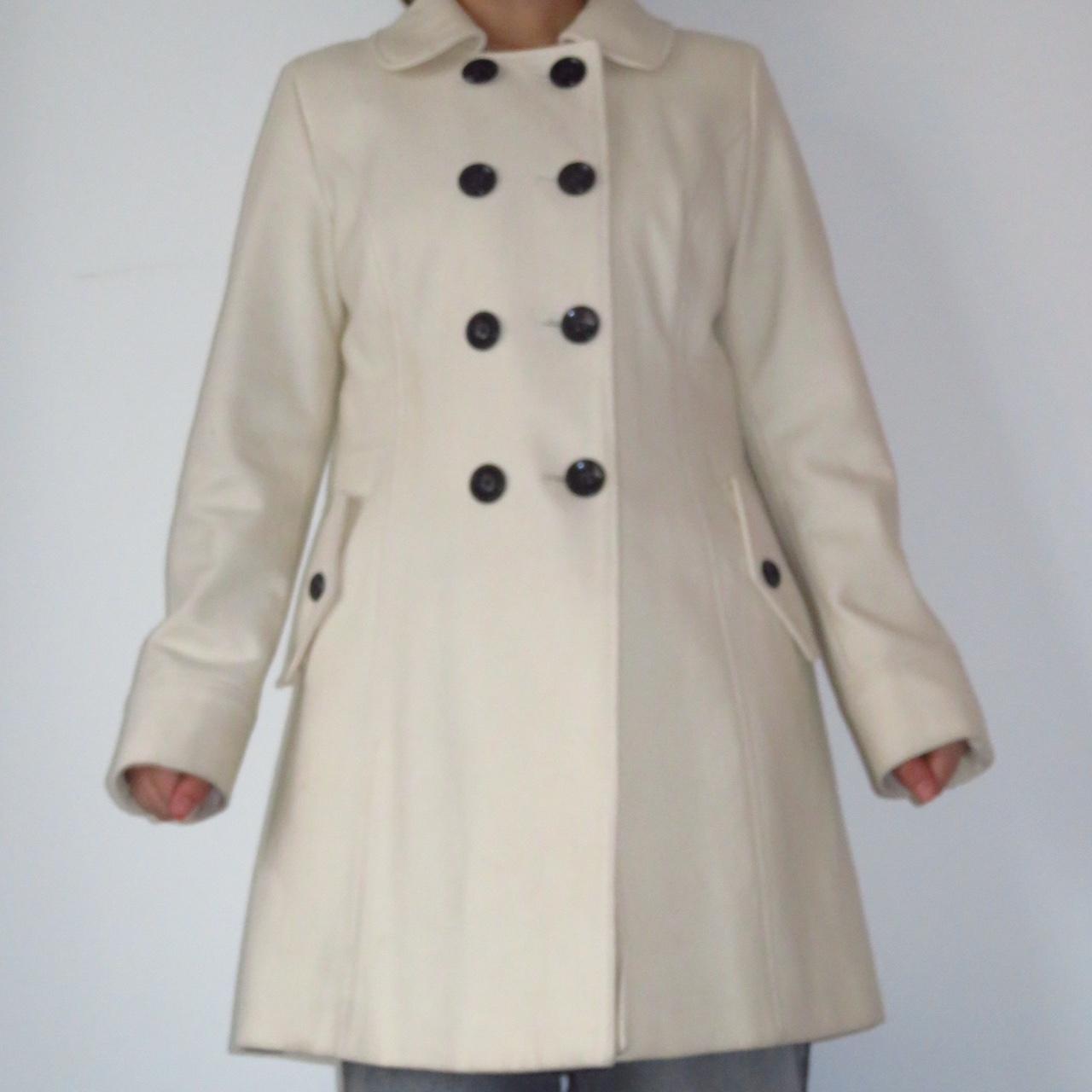 Old Navy Cream Coat OLD NAVY Women's Cream Quilted Puffer Jacket