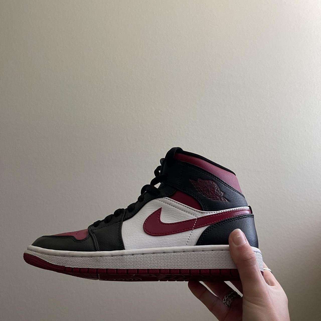 womens air jordan 1 mid noble red