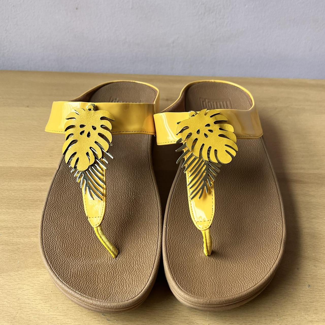 Fitflop clearance gold sandals