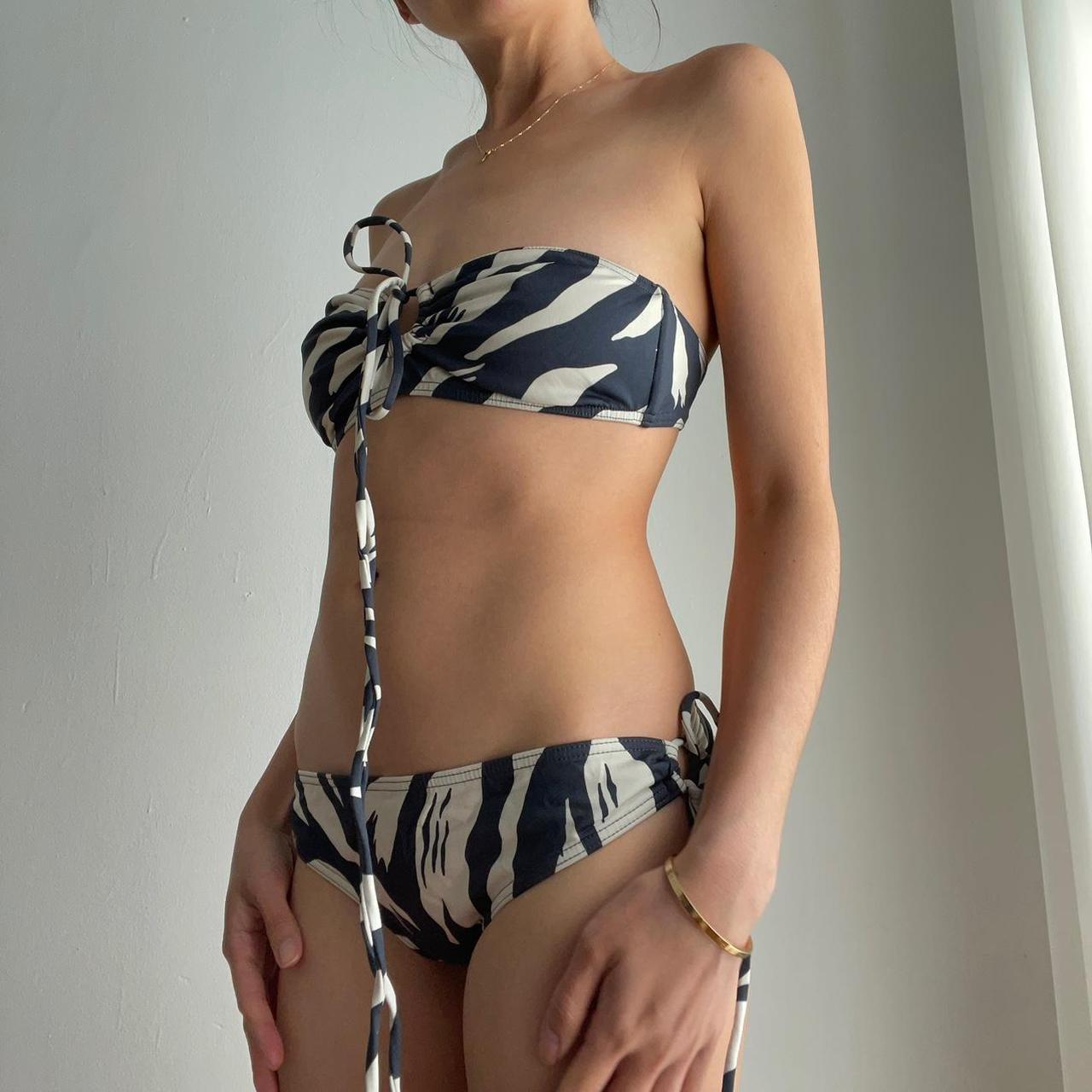 Marc Jacobs swimsuit retail 195 Shown big on size