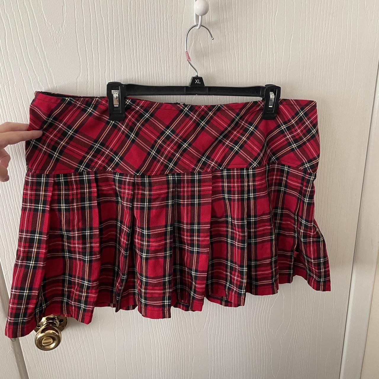 Hot Topic Women's Red Skirt Depop
