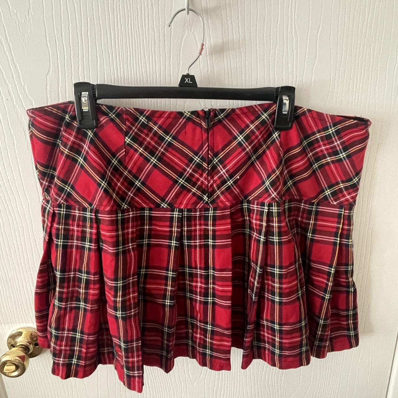 Hot Topic Women's Red Skirt Depop