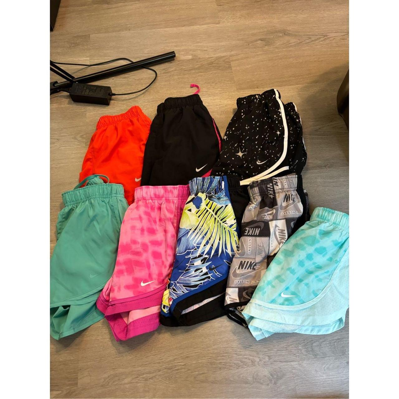 Woman’s orders Nike Bundle