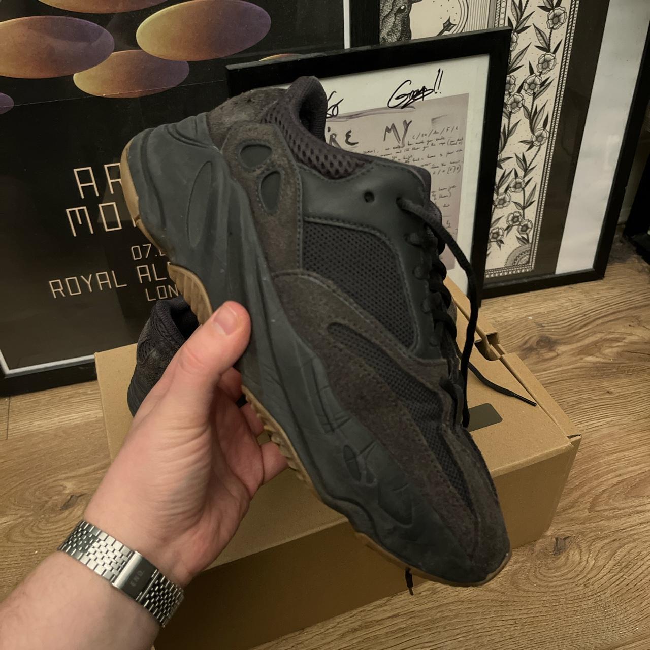 yeezy 700 onyx