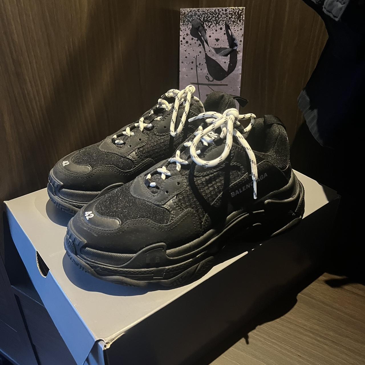 Retail balenciaga hot sale triple s