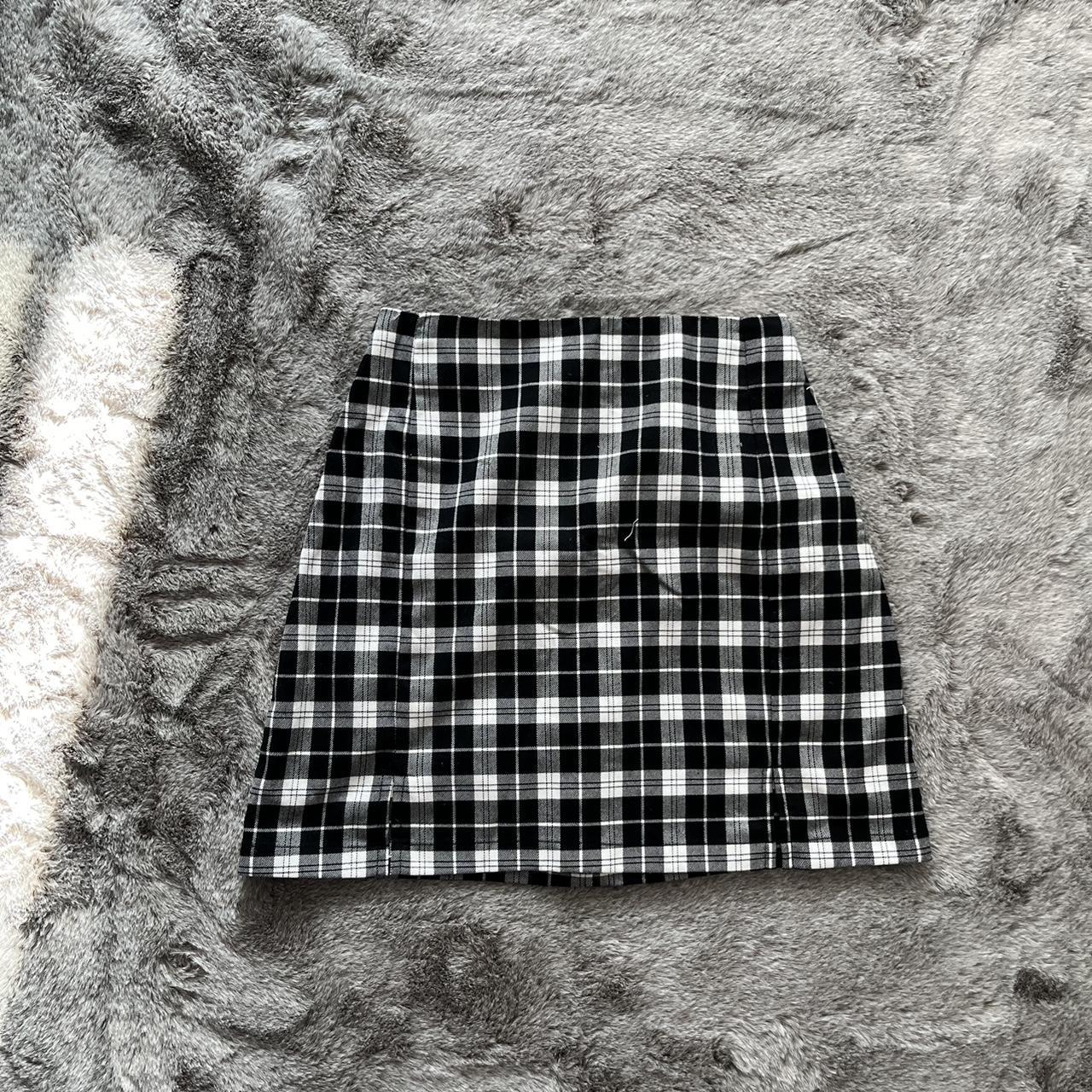 Black and white plaid skirt with pockets best sale